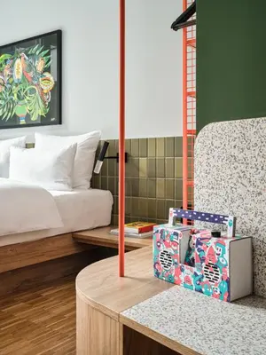 Ein Bett oder Betten in einem Zimmer der Unterkunft URBAN LOFT Berlin
