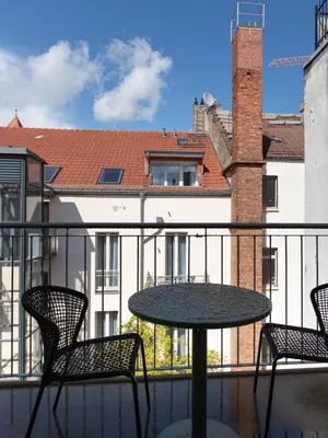 Ein Balkon oder eine Terrasse in der Unterkunft Schoenhouse City Street