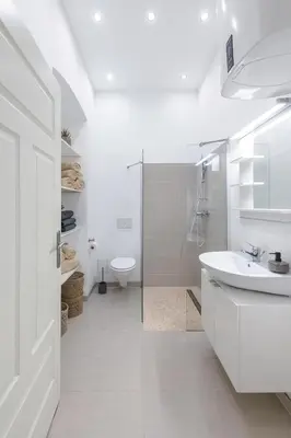 Ein Badezimmer in der Unterkunft The Lohmeyerstr I, lovely 1 BR, group & family friendly, 2 - 4 Guests