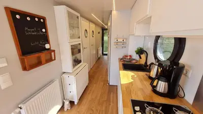 Küche/Küchenzeile in der Unterkunft Wasserapartment Cityport - Schwimmende Ferienwohnung