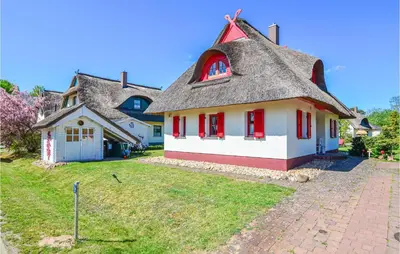 Das Gebäude in dem sich das Ferienhaus befindet