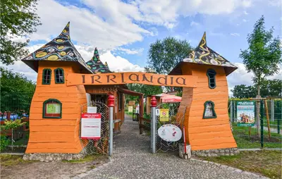 Das Gebäude in dem sich das Ferienhaus befindet