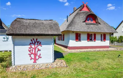 Das Gebäude in dem sich das Ferienhaus befindet