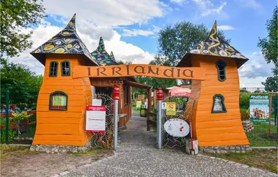 Das Gebäude in dem sich das Ferienhaus befindet