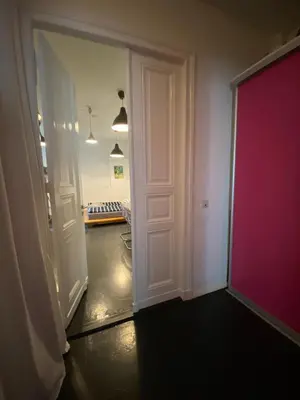 Ein Bett oder Betten in einem Zimmer der Unterkunft Industrielle Loft Wohnung in Friedrichshain