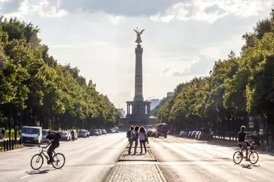 Radfahren an der Unterkunft Arbio I Luxury Apartments in East Side Gallery oder in der Nähe