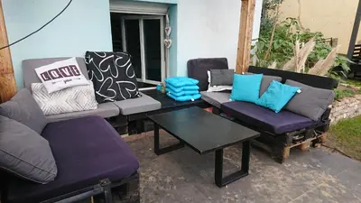Ein Sitzbereich in der Unterkunft Ferienwohnung Dahme Berlin am Wasser