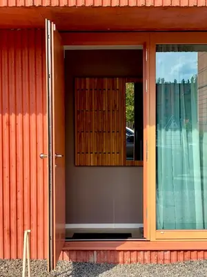 Das Gebäude in dem sich das Ferienhaus befindet