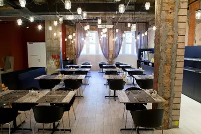 Ein Restaurant oder anderes Speiselokal in der Unterkunft Catalonia Berlin Mitte