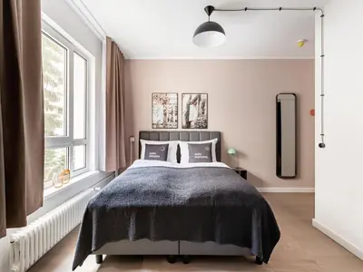 Ein Bett oder Betten in einem Zimmer der Unterkunft Limehome Berlin Luise Henriette Str - Digital Access