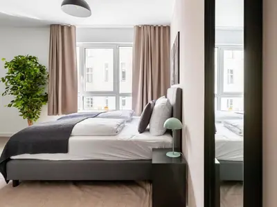 Ein Bett oder Betten in einem Zimmer der Unterkunft Limehome Berlin Luise Henriette Str - Digital Access