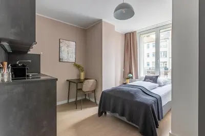 Ein Bett oder Betten in einem Zimmer der Unterkunft Limehome Berlin Luise Henriette Str - Digital Access