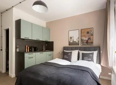 Ein Bett oder Betten in einem Zimmer der Unterkunft Limehome Berlin Luise Henriette Str - Digital Access