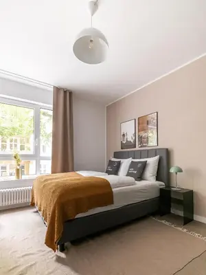 Ein Bett oder Betten in einem Zimmer der Unterkunft Limehome Berlin Luise Henriette Str - Digital Access