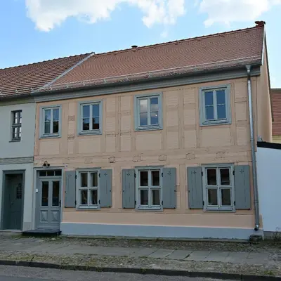 Das Gebäude in dem sich die Ferienwohnung befindet