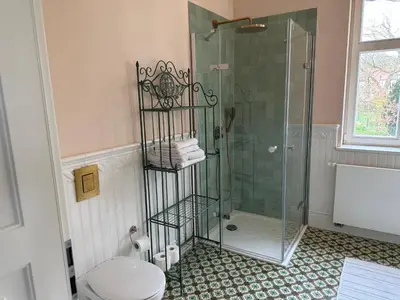Ein Badezimmer in der Unterkunft Villa Schuwardt auf Nordend