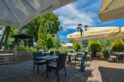 Ein Garten an der Unterkunft Boutique Hotel Sena