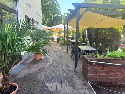 Ein Garten an der Unterkunft Boutique Hotel Sena