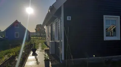 Das Gebäude in dem sich das Ferienhaus befindet