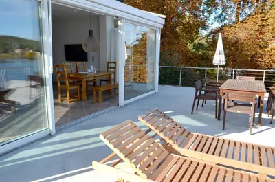 Ein Balkon oder eine Terrasse in der Unterkunft Villa Weißensee