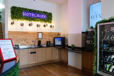 Ein Zertifikat, Auszeichnung, Logo oder anderes Dokument, das in der Unterkunft Hotel Alex Berlin ausgestellt ist