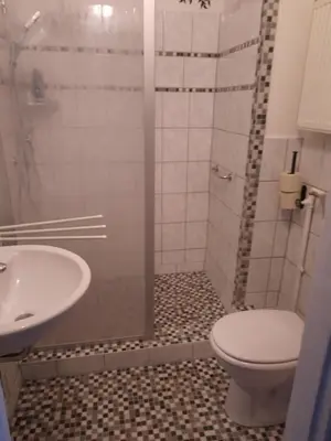 Ein Badezimmer in der Unterkunft Spacey,central apartment near Alexanderplatz