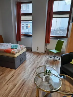 Ein Sitzbereich in der Unterkunft Spacey,central apartment near Alexanderplatz
