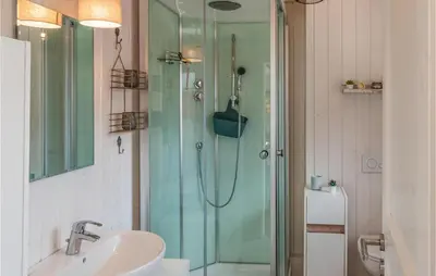 Ein Badezimmer in der Unterkunft 2 Bedroom Lovely Home In Zerpenschleuse