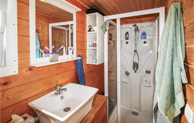 Ein Badezimmer in der Unterkunft Stunning Ship In Havelsee Ot Kützkow