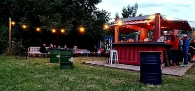Ein Garten an der Unterkunft An Den Wiesen Gasthaus am Finowkanal