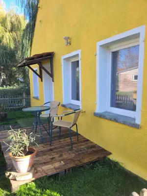 Ein Garten an der Unterkunft Haus Evelynchen Apartment 1 Deutschhof