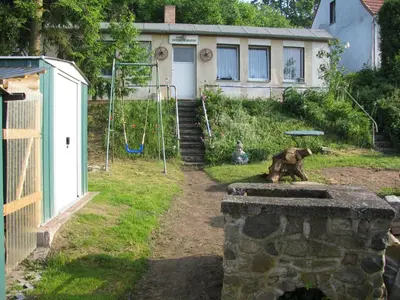 Ein Garten an der Unterkunft Bungalow in Altglietzen für 2 Personen und 1 Kind bis 6 Jahren