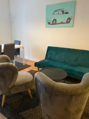 Ein Sitzbereich in der Unterkunft Osthafen III