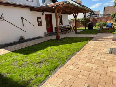 Ein Garten an der Unterkunft Bei der Kahnfährfrau Mit NEUEM Innenhof Garten