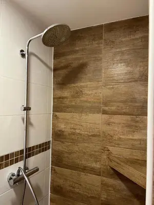 Ein Badezimmer in der Unterkunft Bei der Kahnfährfrau Mit NEUEM Innenhof Garten