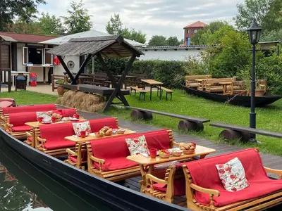 Ein Garten an der Unterkunft Bei der Kahnfährfrau Mit NEUEM Innenhof Garten