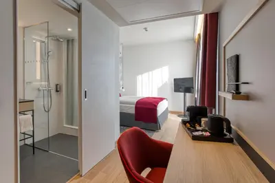 TV/Unterhaltungsangebot in der Unterkunft IntercityHotel Berlin Airport BER Terminal 1 & 2