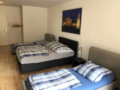 Ein Bett oder Betten in einem Zimmer der Unterkunft Potsdamer Platz-Top Spot Studio 1