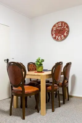 Ein Sitzbereich in der Unterkunft Bergmann Kiez. The place to be!