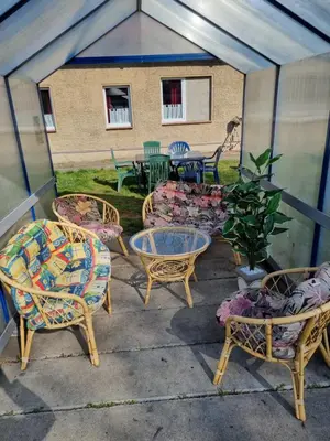 Ein Patio oder anderer Außenbereich in der Unterkunft FEWO NEUBEEREN