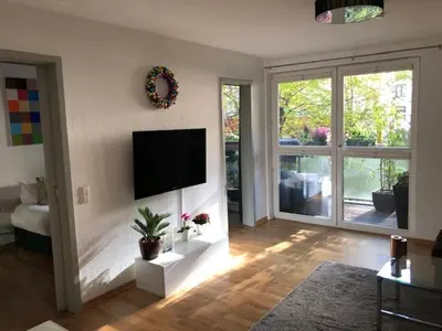 TV/Unterhaltungsangebot in der Unterkunft Best Apartment in the Center of Berlin with Big Terrace