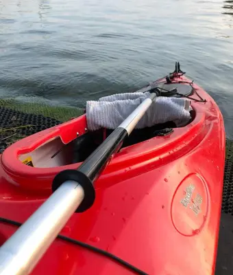 Blick auf einen Fluss in der Nähe des Ferienhauses