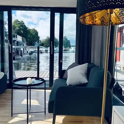 Waterview - Schwimmendes Ferienhaus auf dem Wasser mit Blick zur Havel