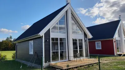 Das Gebäude in dem sich das Ferienhaus befindet