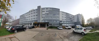 Das Gebäude in dem sich das Hotel befindet