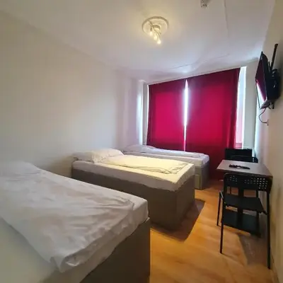 R&B Hotel