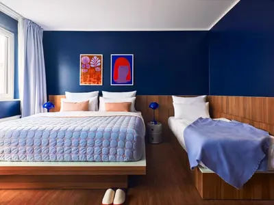 Ein Bett oder Betten in einem Zimmer der Unterkunft Numa Berlin Torstrasse