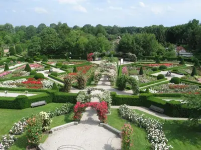 Ein Garten an der Unterkunft Helles Apartment in Berlin-Mariendorf