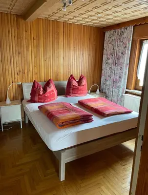 Ein Bett oder Betten in einem Zimmer der Unterkunft Ferienwohnung im Spreewald, Nähe Lübben