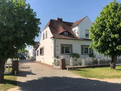 Das Gebäude in dem sich die Ferienwohnung befindet